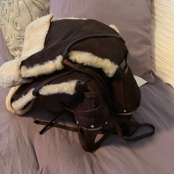 Boots - Picture 3 of 5